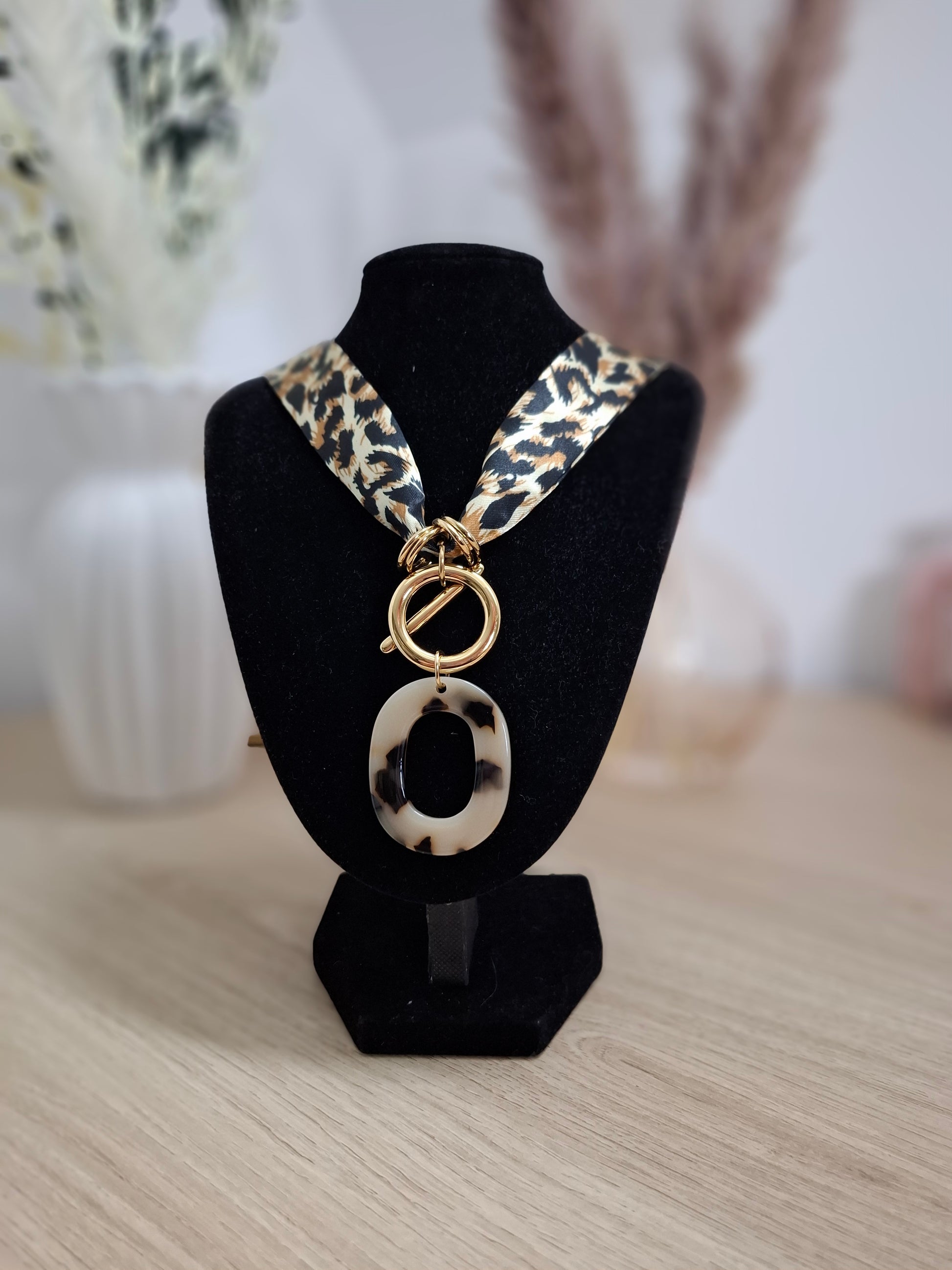 Collier léopard